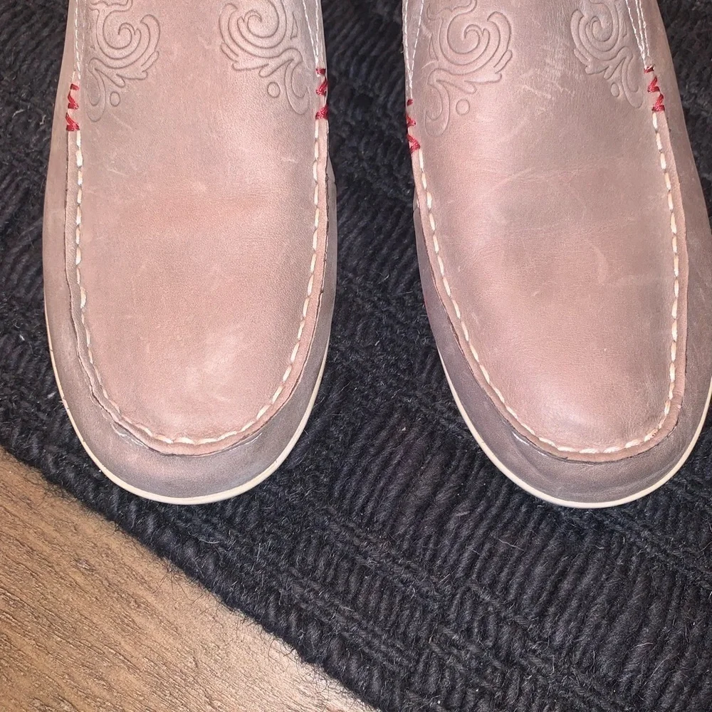 OluKai nohea nubuck